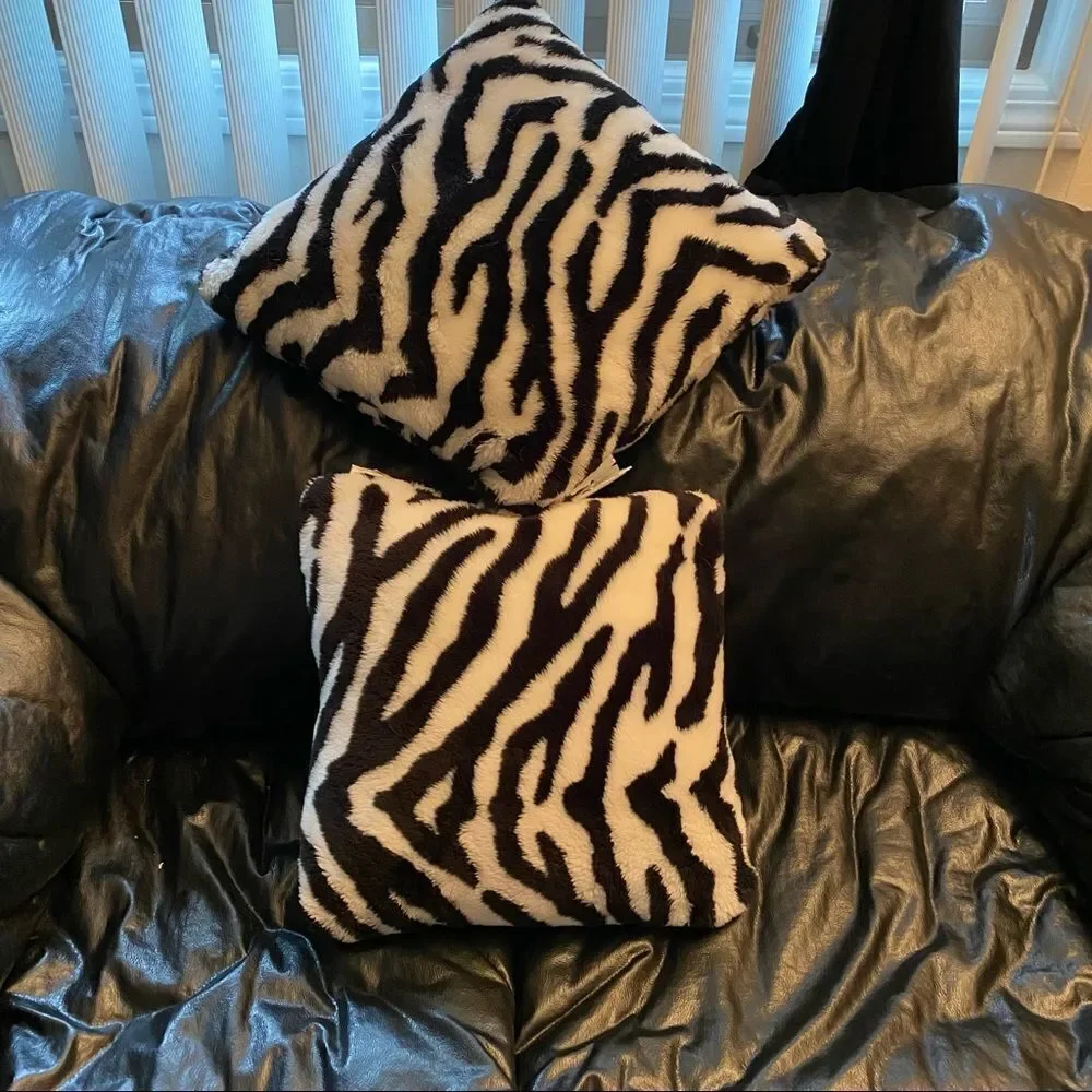 Zebra decorative Pillows 18”x18” QTY 2